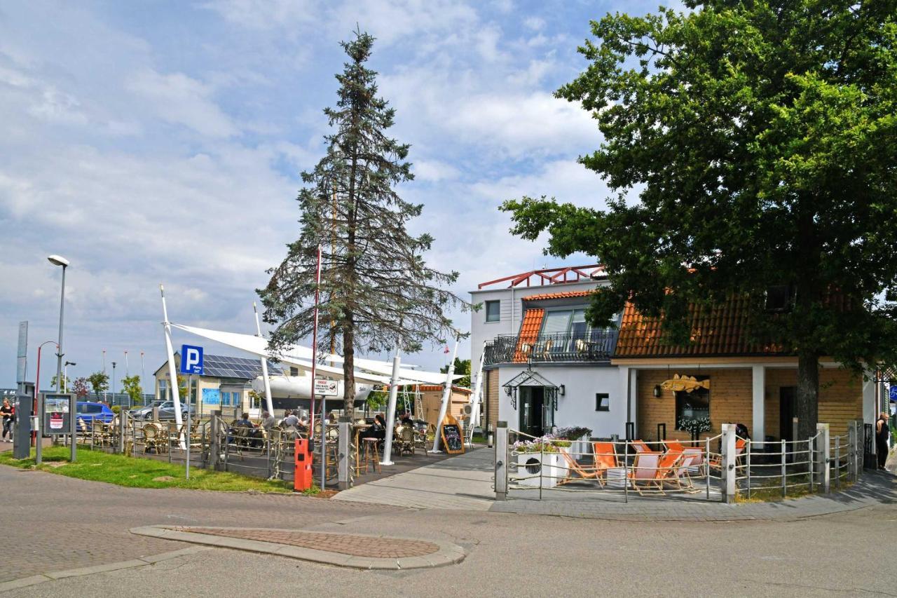 Ahoy Puck Apartament Przy Plazy Z Widokiem Na Morze Exterior foto